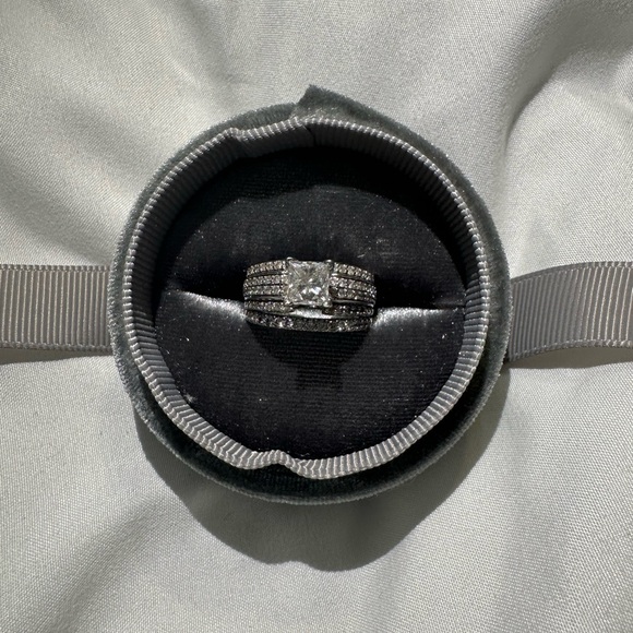 Princess Cut Wedding Ring - Picture 1 of 5
